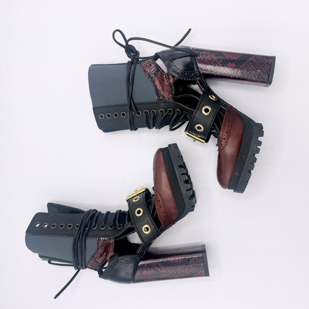 Burberry Military Westmarsh Cutout Ankle Boots in Burgundy (Size 36.5) - Picture 7 of 16